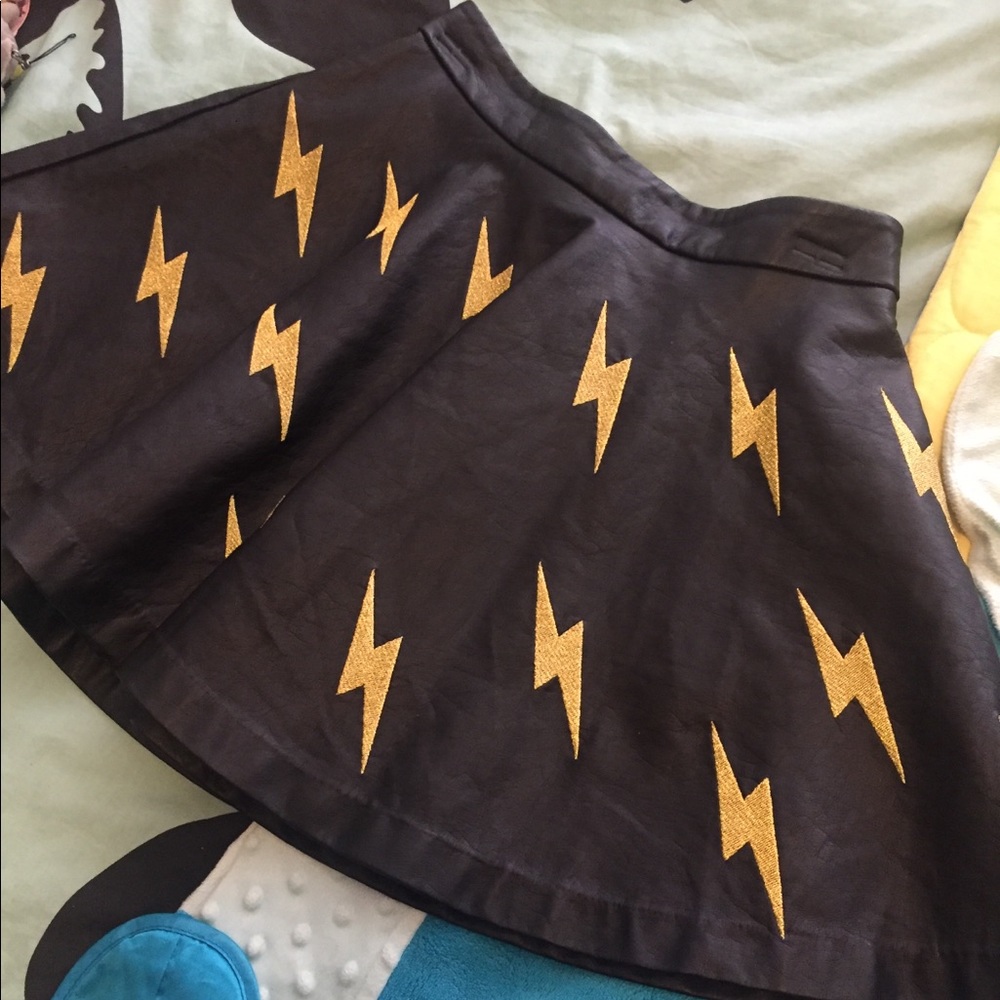 F21 Black Skirt Aria Pretty Little Liars